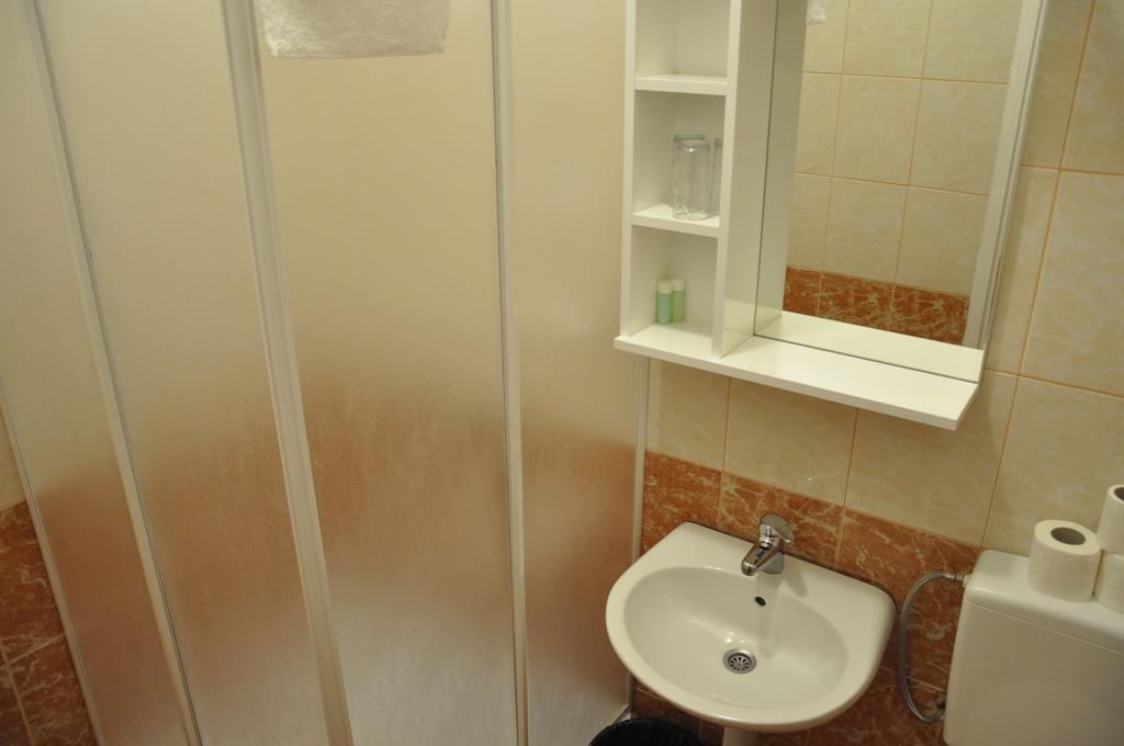 Hotel Piramida Sunca Visoko Habitación foto